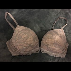 Victoria’s Secret 32C Biofit push-up